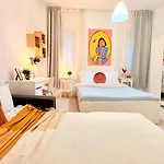 Timeless 2 Bedroom - Haven In The Historic Heart