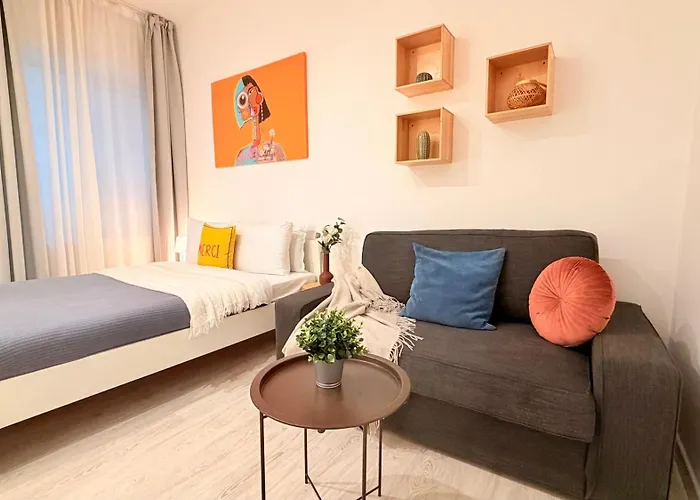 Timeless 2 Bedroom - Haven In The Historic Heart Bucharest