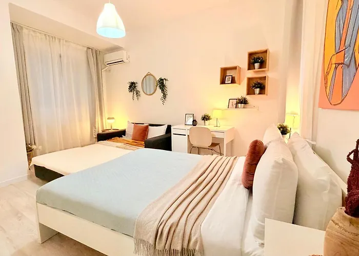 Timeless 2 Bedroom - Haven In The Historic Heart Apartment *